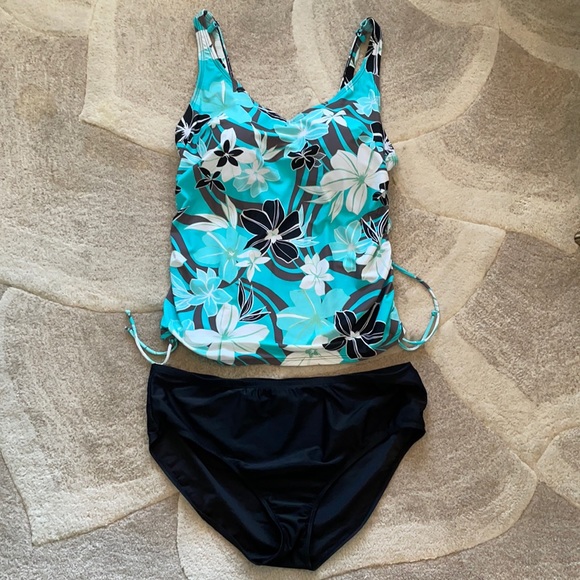 Croft & Barrow two piece floral/solid swimsuit 22W - Picture 1 of 2